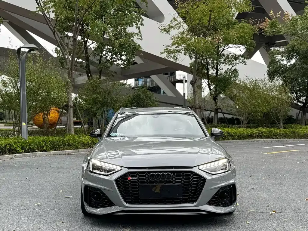Audi RS 4 2023 из CN, фото 7