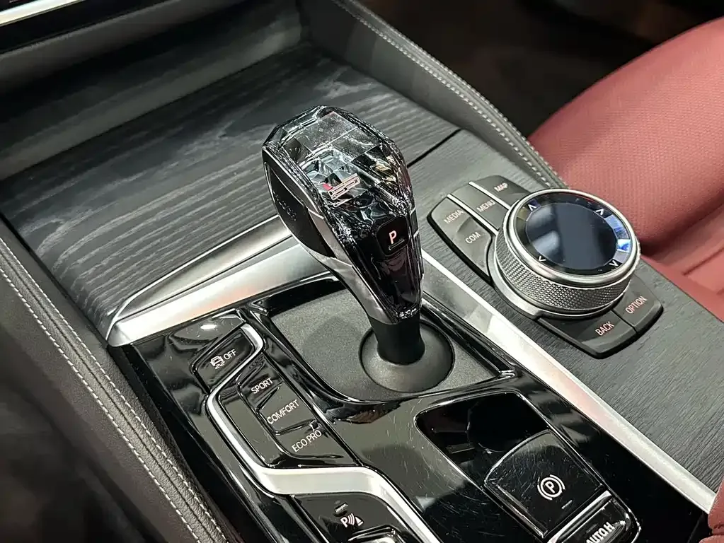 BMW 5 Series 2021 из CN, фото 8