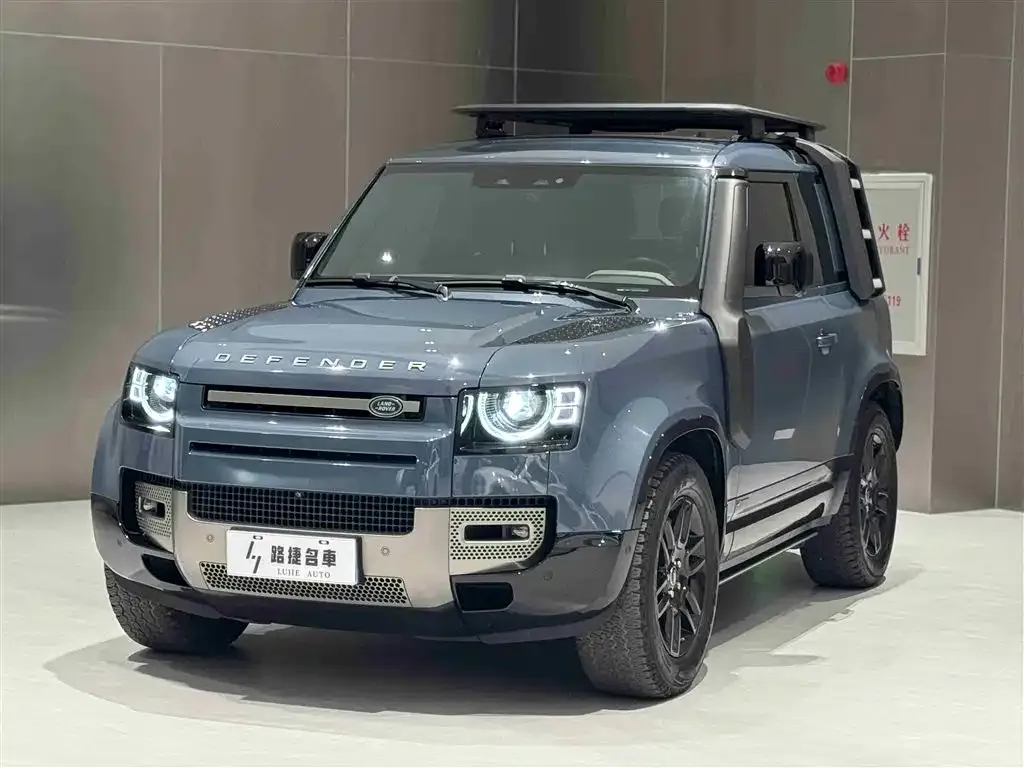 Land Rover Defender — фото 1