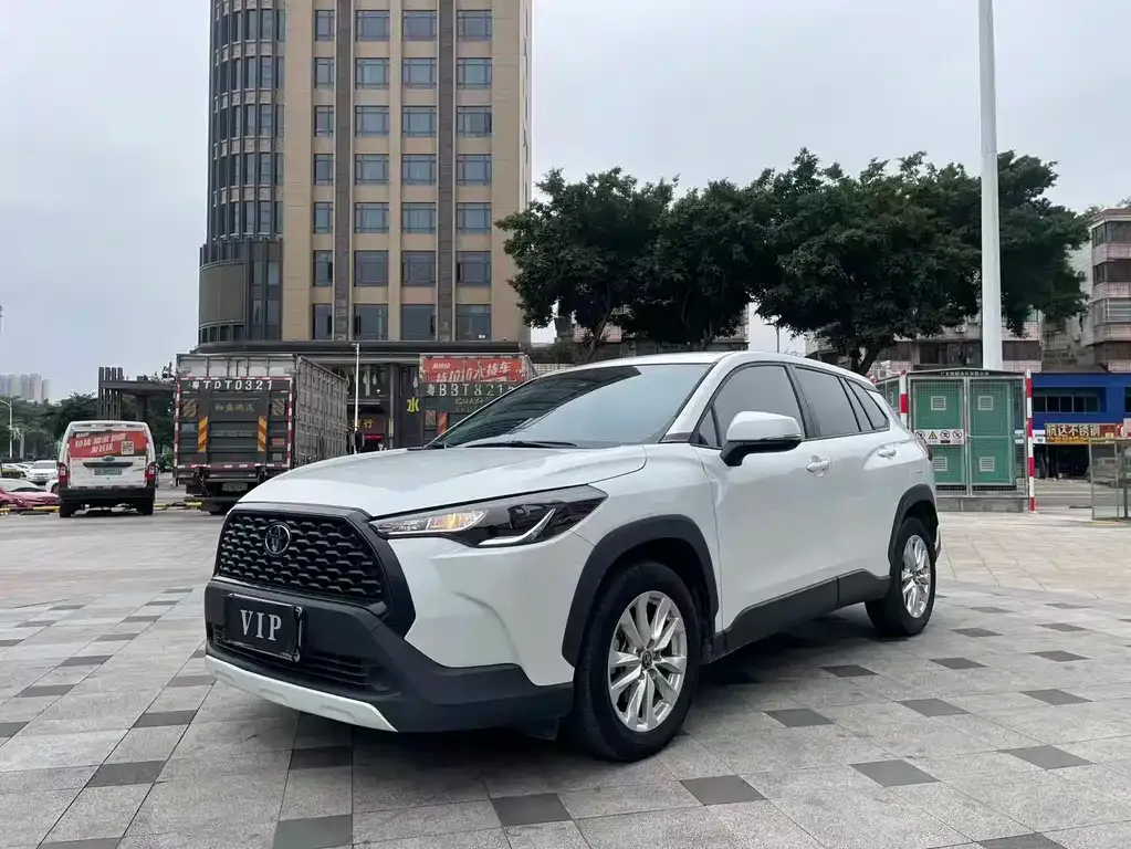 Toyota Corolla Cross — фото 1