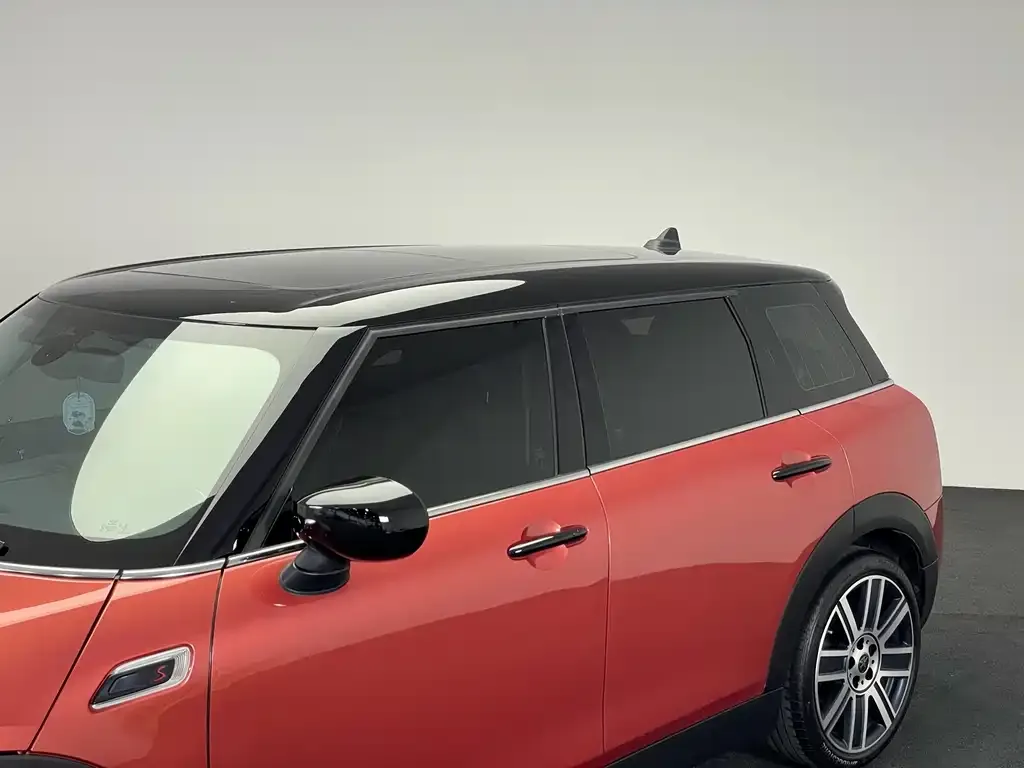 MINI Clubman — фото 2