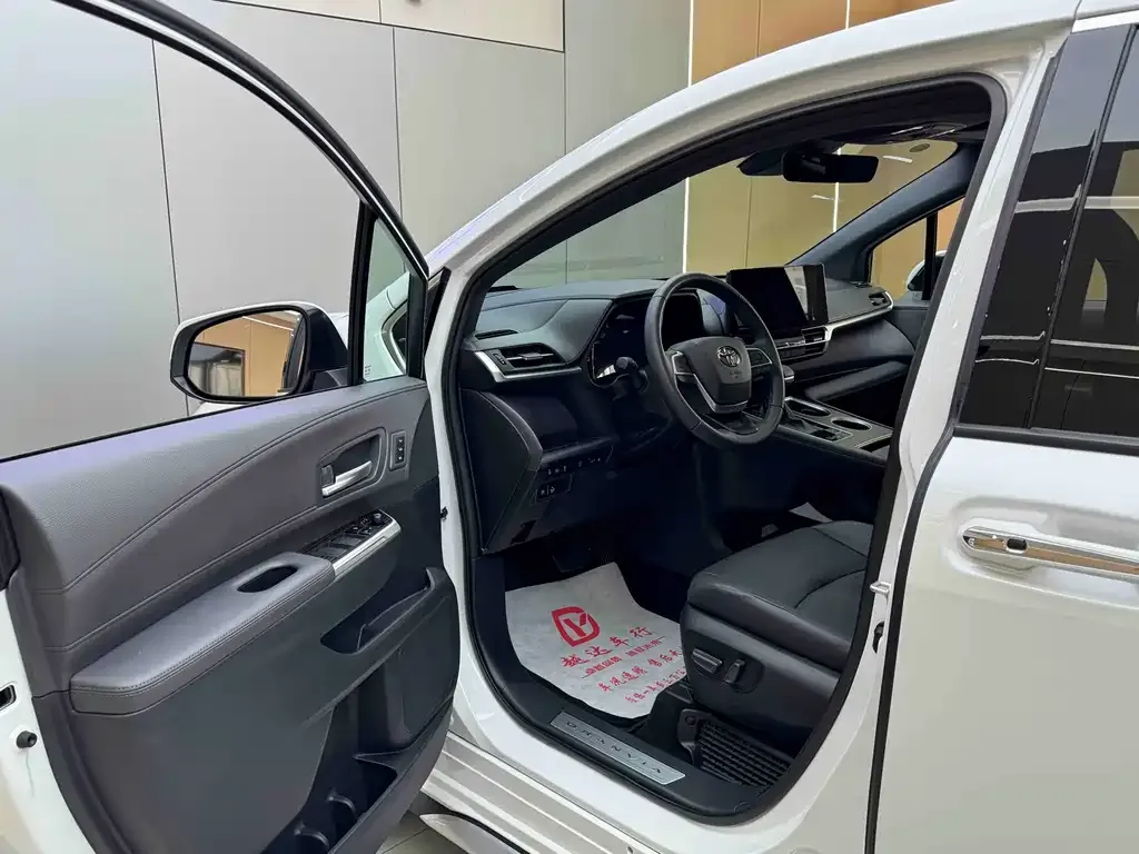 Toyota Granvia 2025 из CN, фото 6