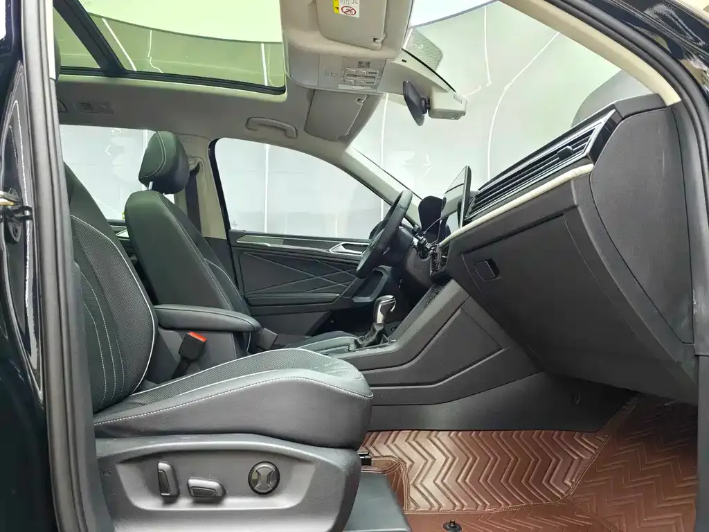 Volkswagen Tiguan L 2023 из CN, фото 4