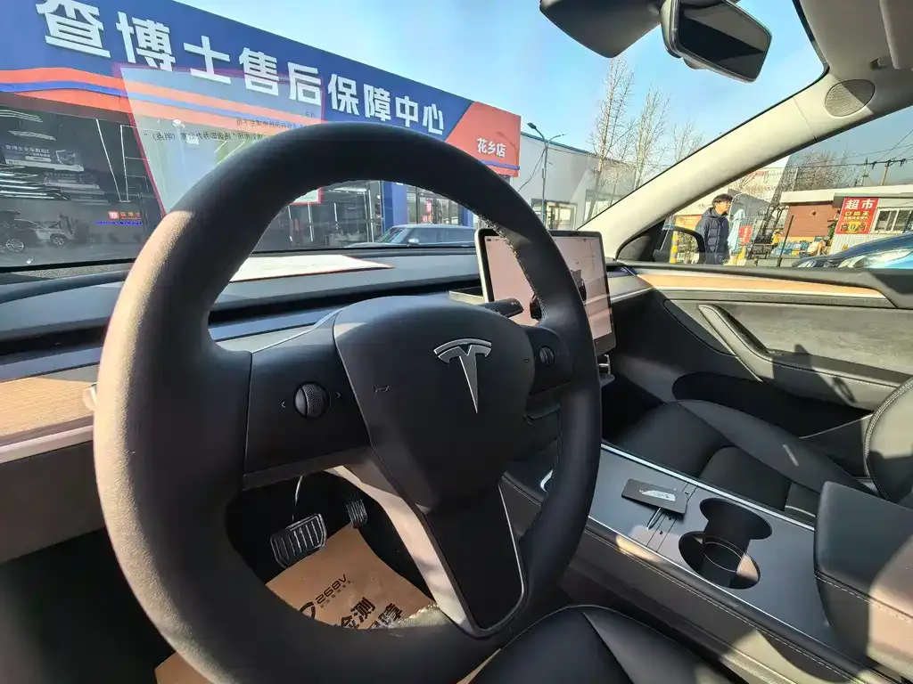 Tesla Model Y 2023 из CN, фото 3