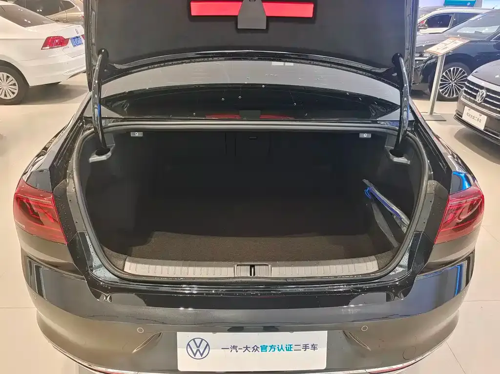 Volkswagen Magotan 2025 из CN, фото 8