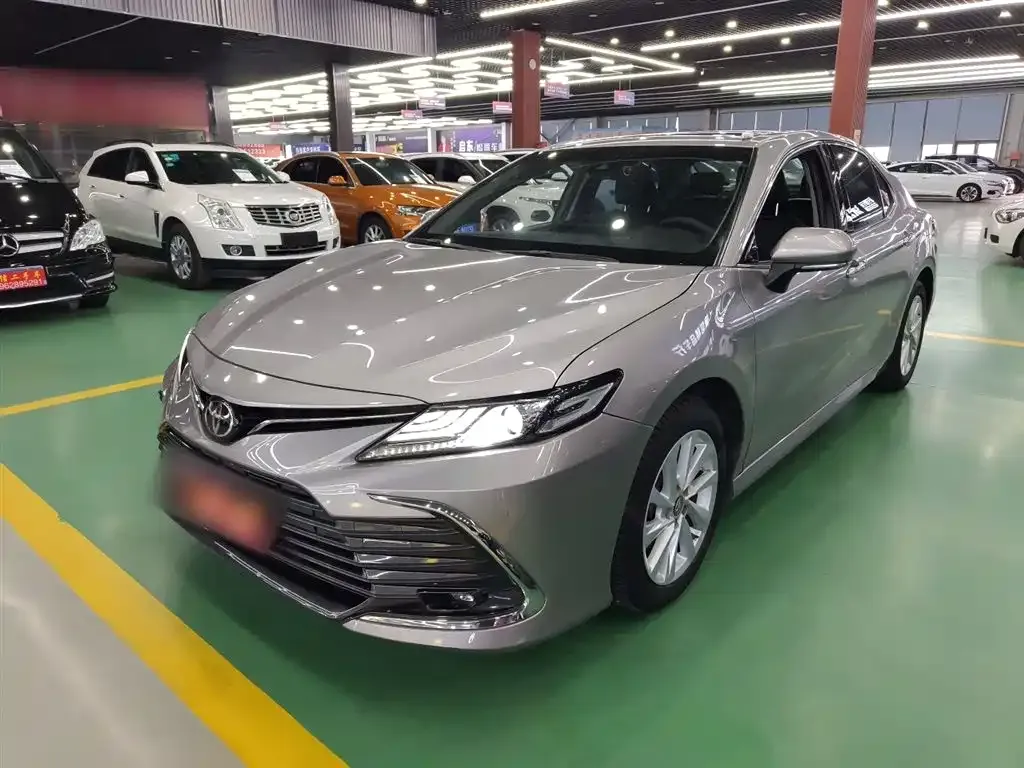 Toyota Camry — фото 5