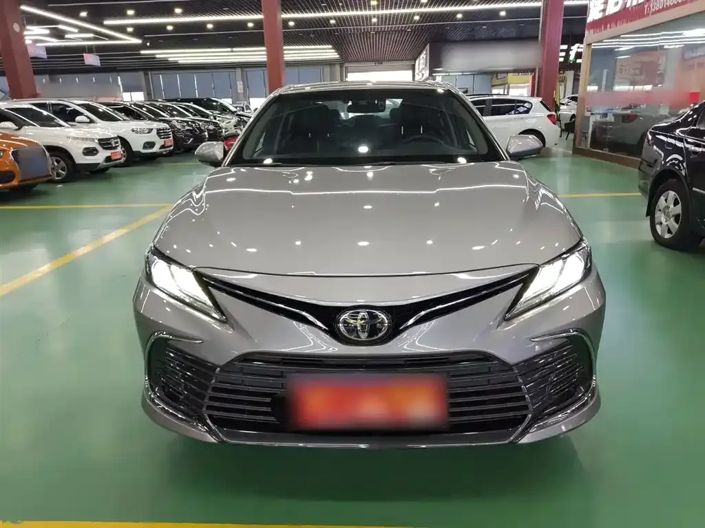 Toyota Camry — фото 7