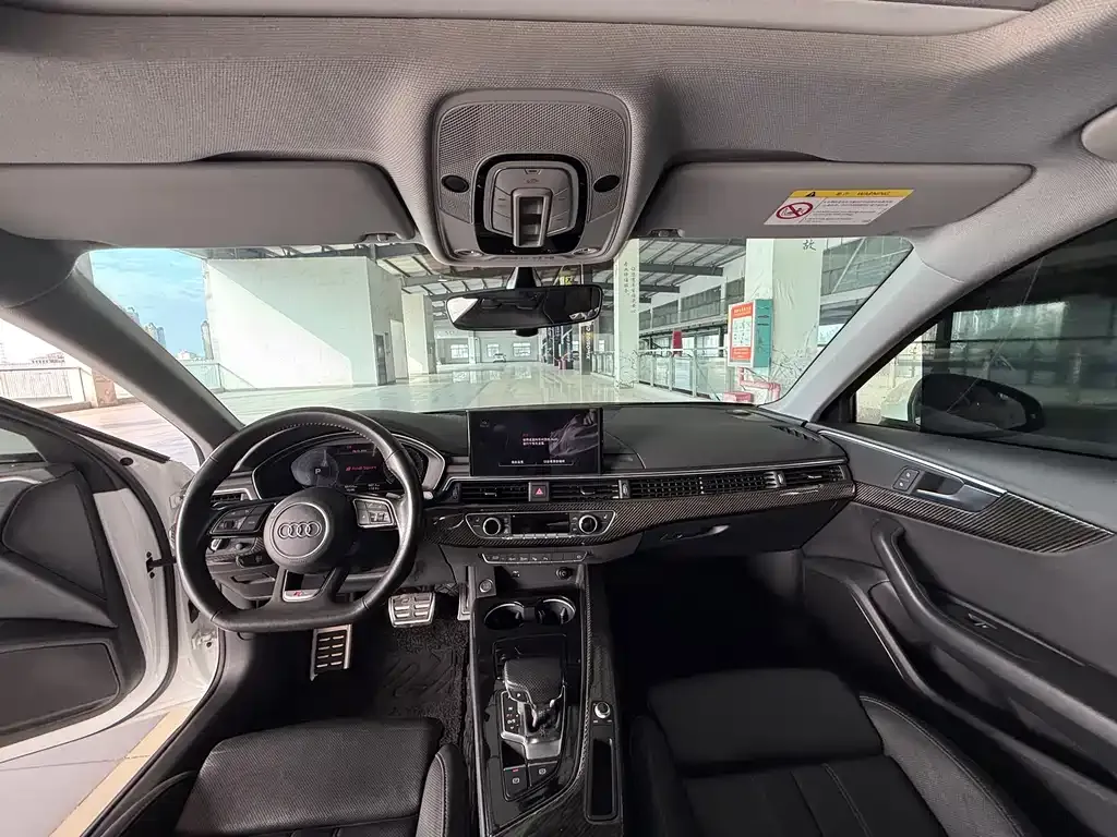 Audi A4L 2021 из CN, фото 4