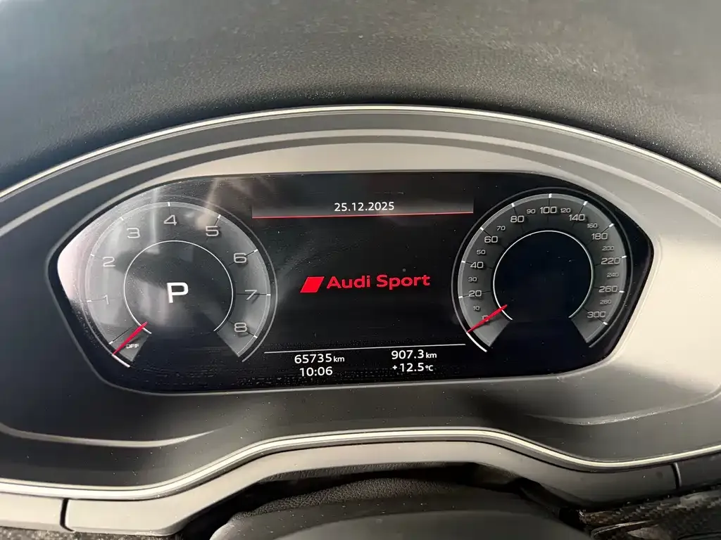 Audi A4L 2021 из CN, фото 7