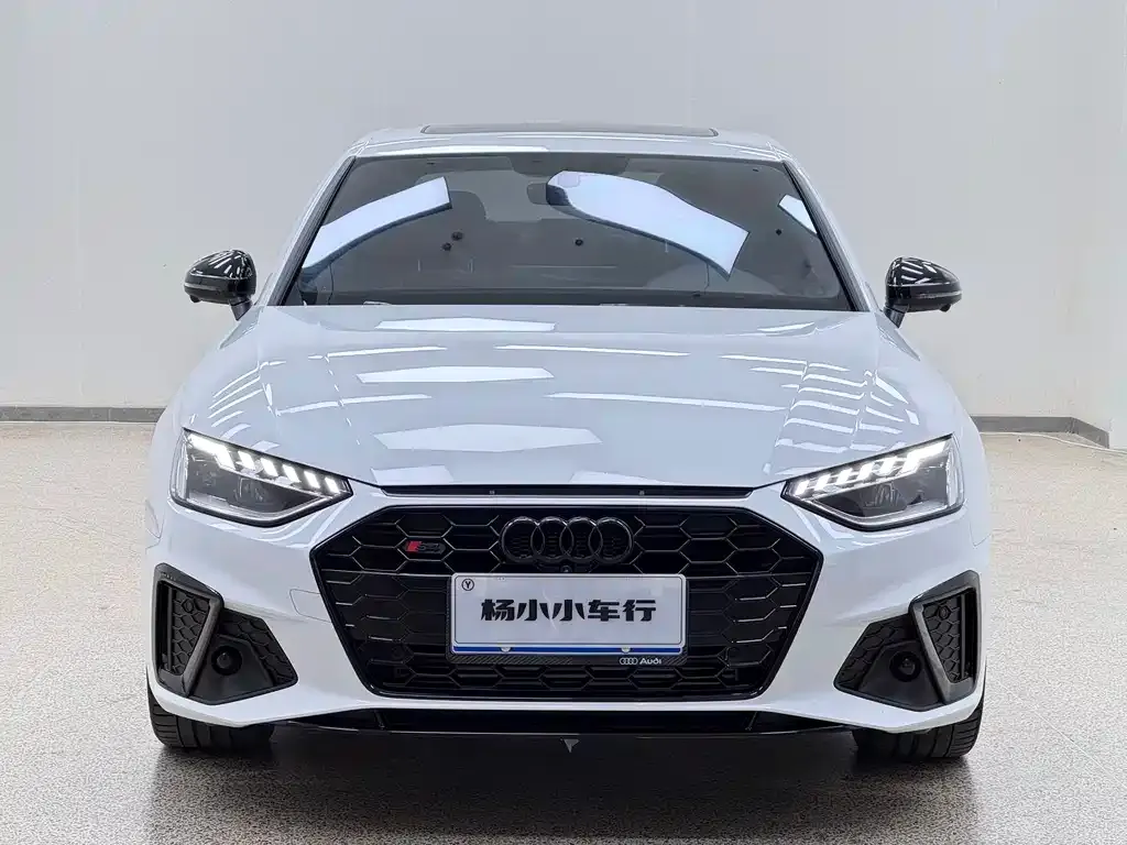 Audi A4L 2023 из CN, фото 1