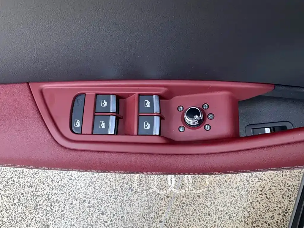 Audi A4L 2023 из CN, фото 9