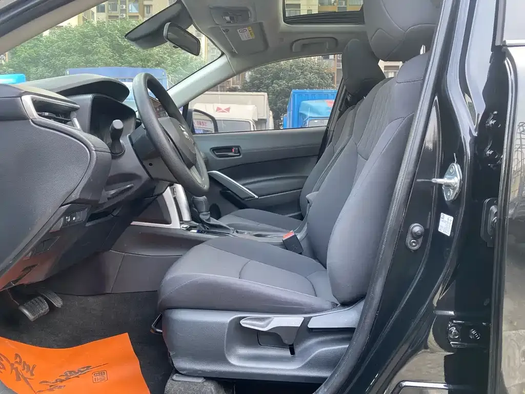 Toyota Corolla Cross 2022 из CN, фото 8