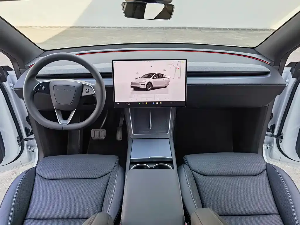 Tesla Model Y L — фото 10