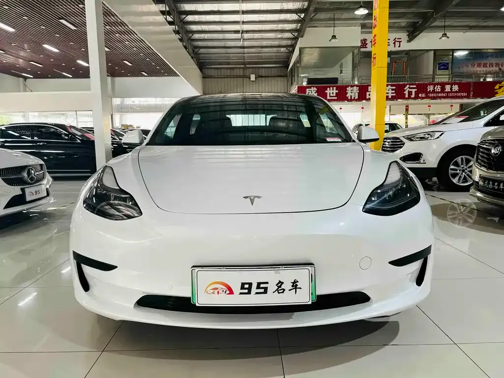 Tesla Model 3 — фото 7