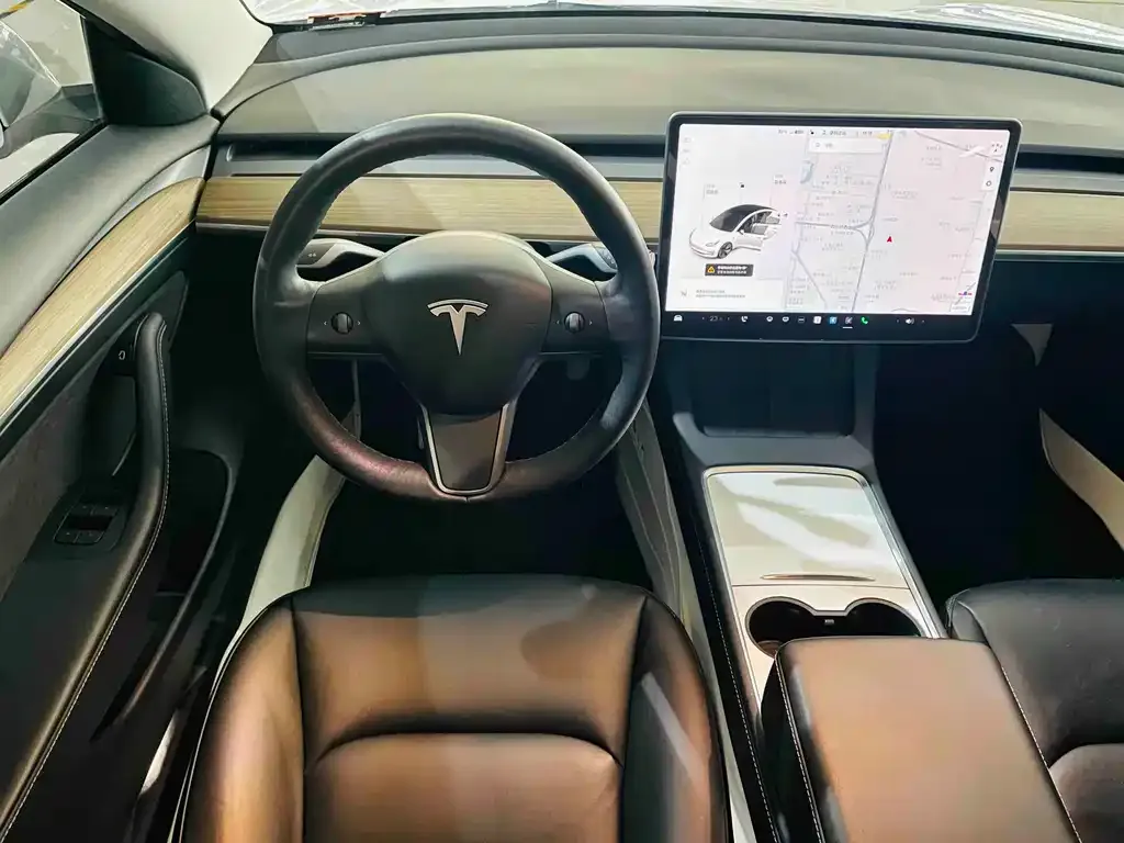 Tesla Model 3 — фото 9