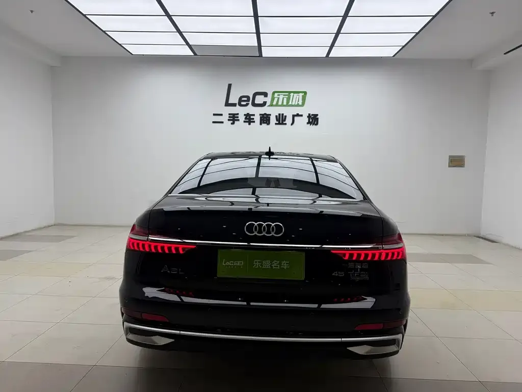 Audi A6L — фото 9