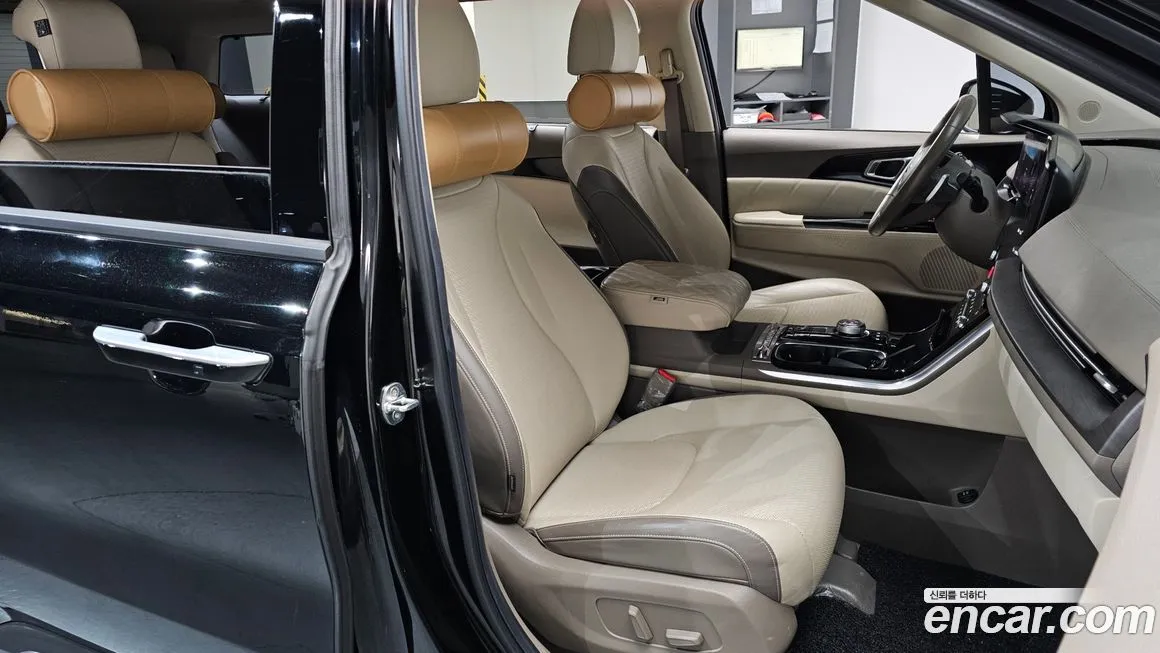 Kia Carnival — фото 10