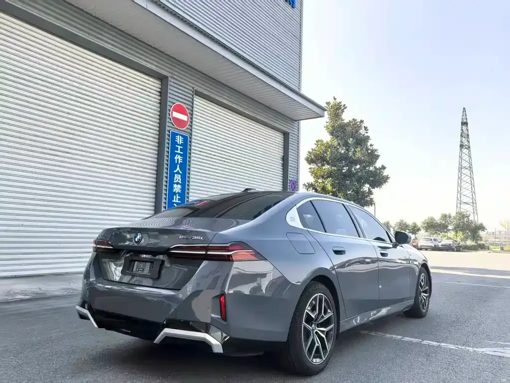 BMW i5 2024 из CN, фото 9
