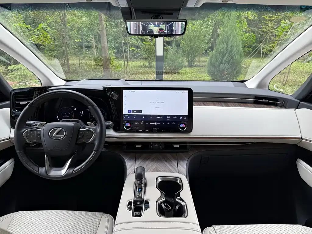 Lexus LM — фото 4
