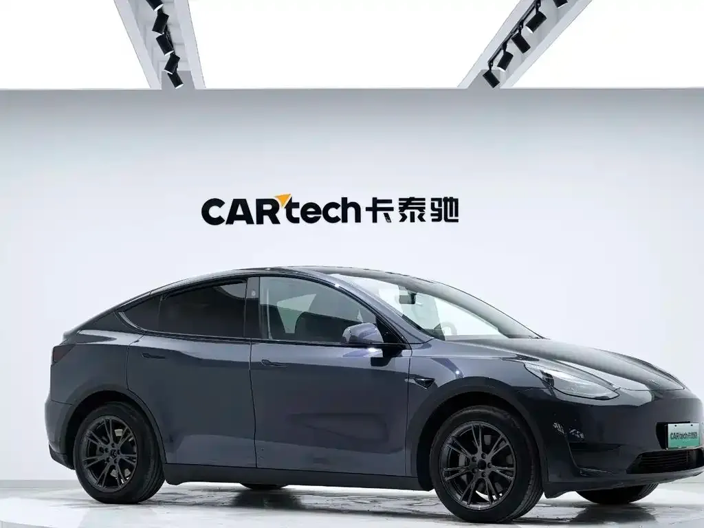 Tesla Model Y 2024 из CN, фото 2