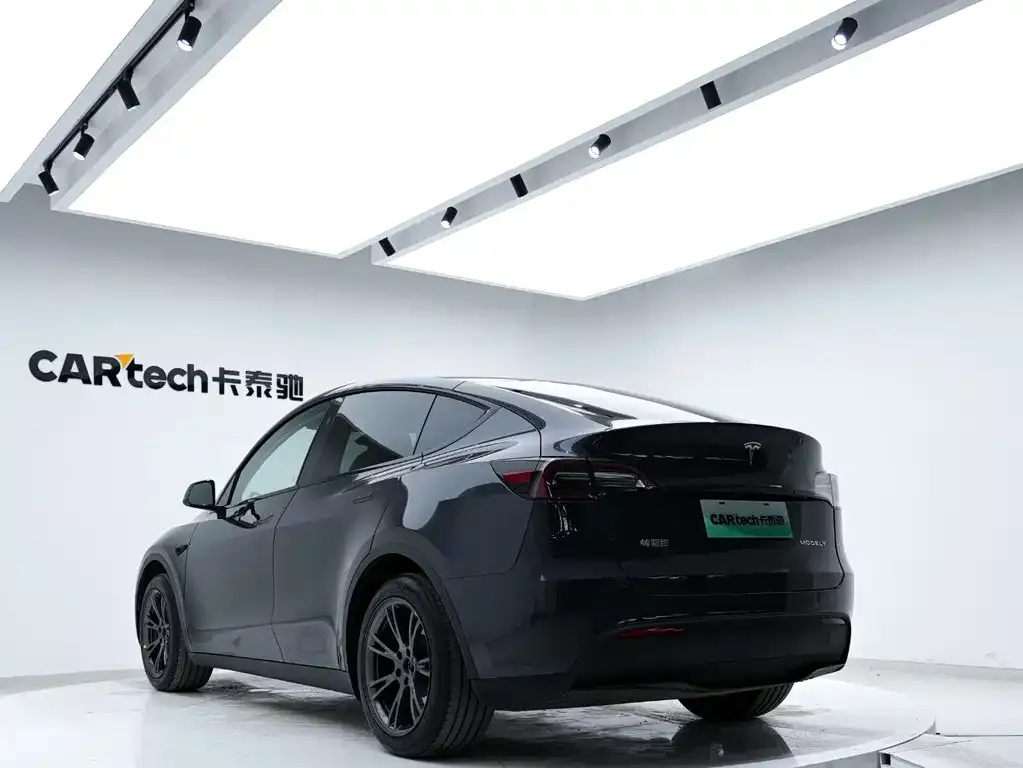 Tesla Model Y 2024 из CN, фото 9
