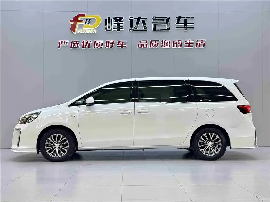 Buick GL8 2022 из CN, фото 2