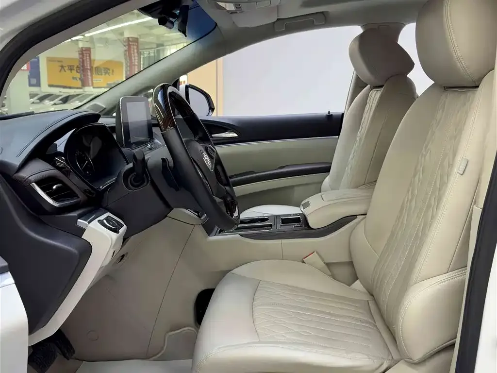 Buick GL8 2022 из CN, фото 6