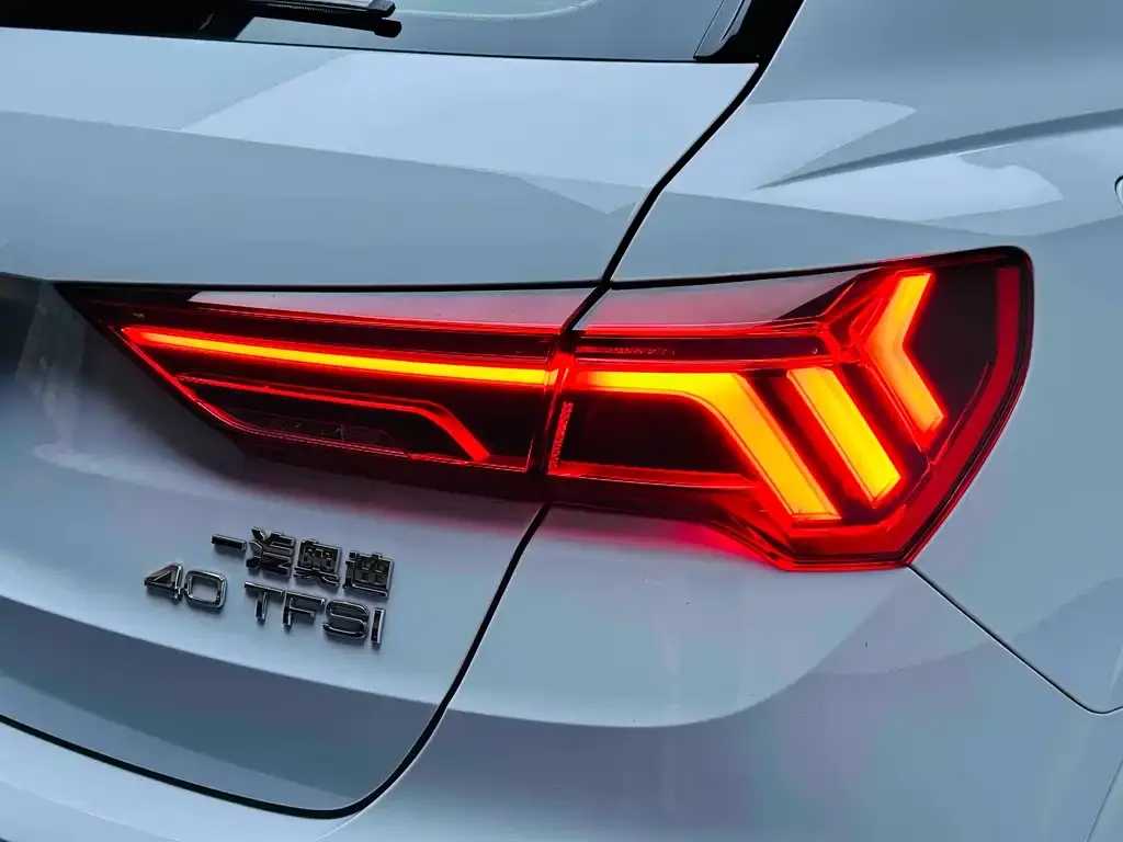 Audi Q3 — фото 9