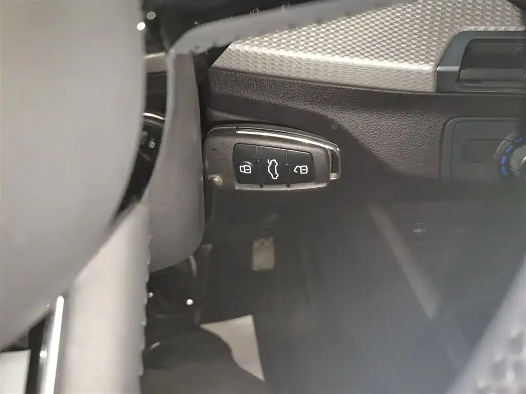 Audi Q2L 2021 из CN, фото 10