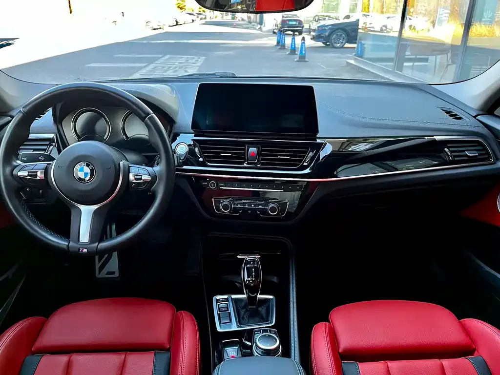 BMW 1 Series 2021 из CN, фото 9
