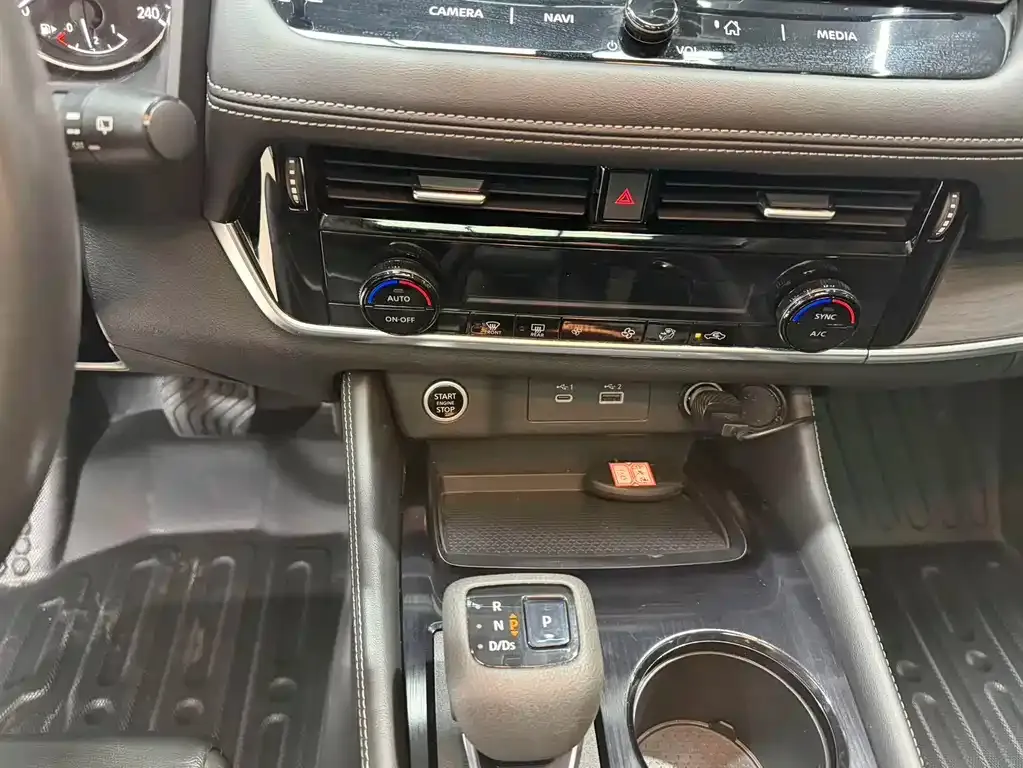 Nissan X-Trail — фото 9