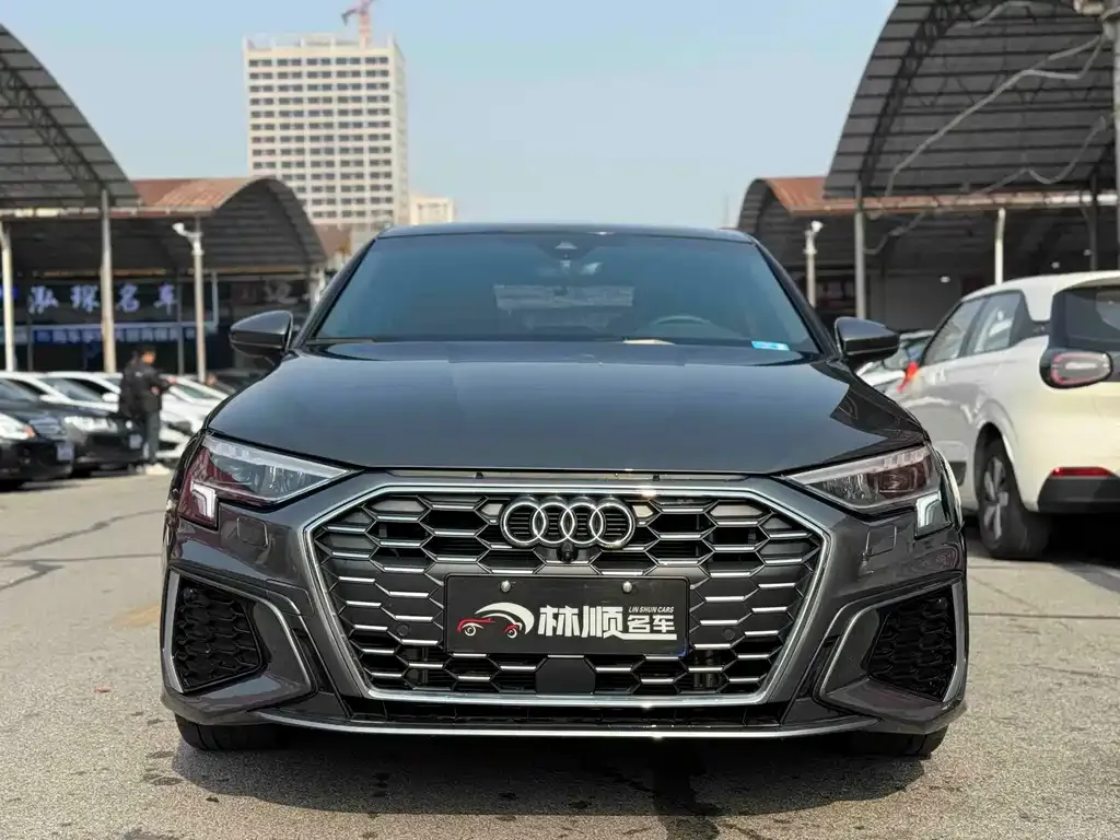 Audi A3 2023 из CN, фото 2