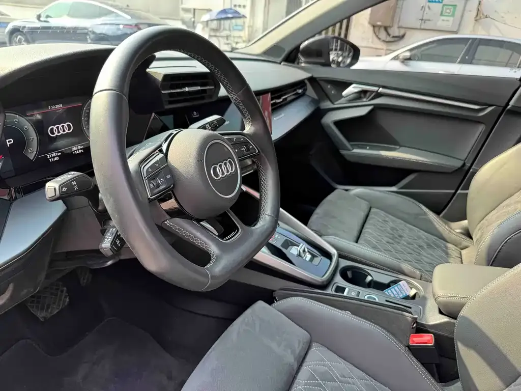 Audi A3 2023 из CN, фото 8