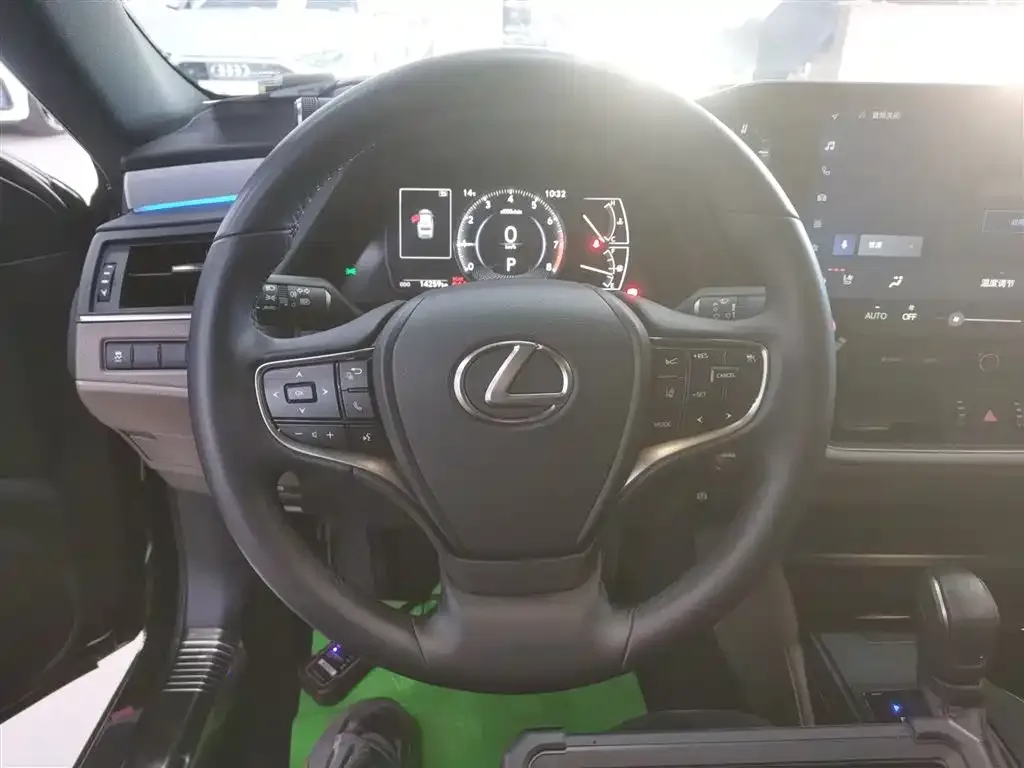 Lexus ES 2025 из CN, фото 2