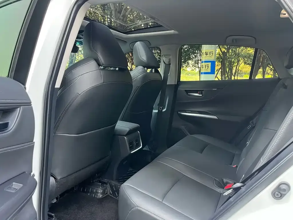 Toyota Venza 2023 из CN, фото 9