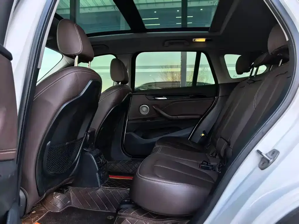 BMW X1 2021 из CN, фото 3