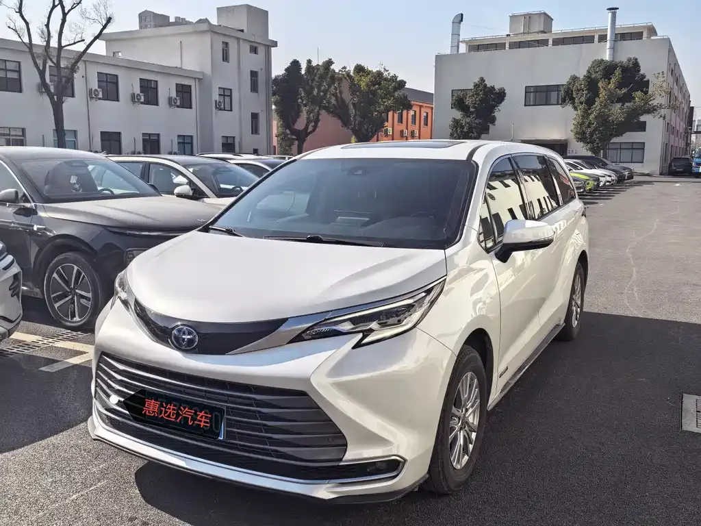 Toyota Sienna 2022 из CN, фото 1