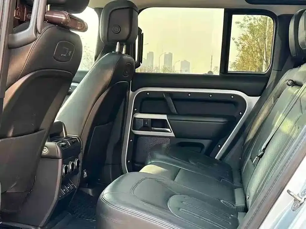 Land Rover Defender — фото 6