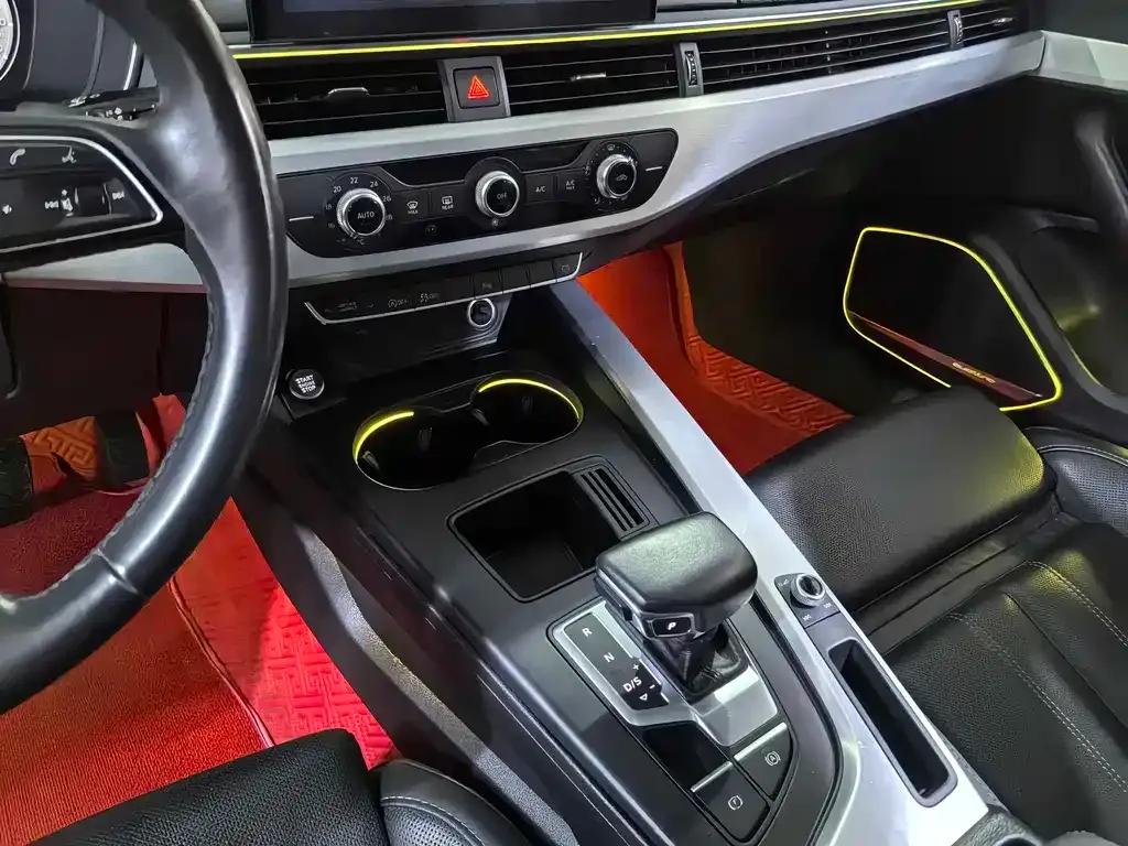 Audi A4L 2023 из CN, фото 10