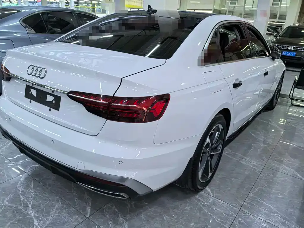 Audi A4L 2023 из CN, фото 7