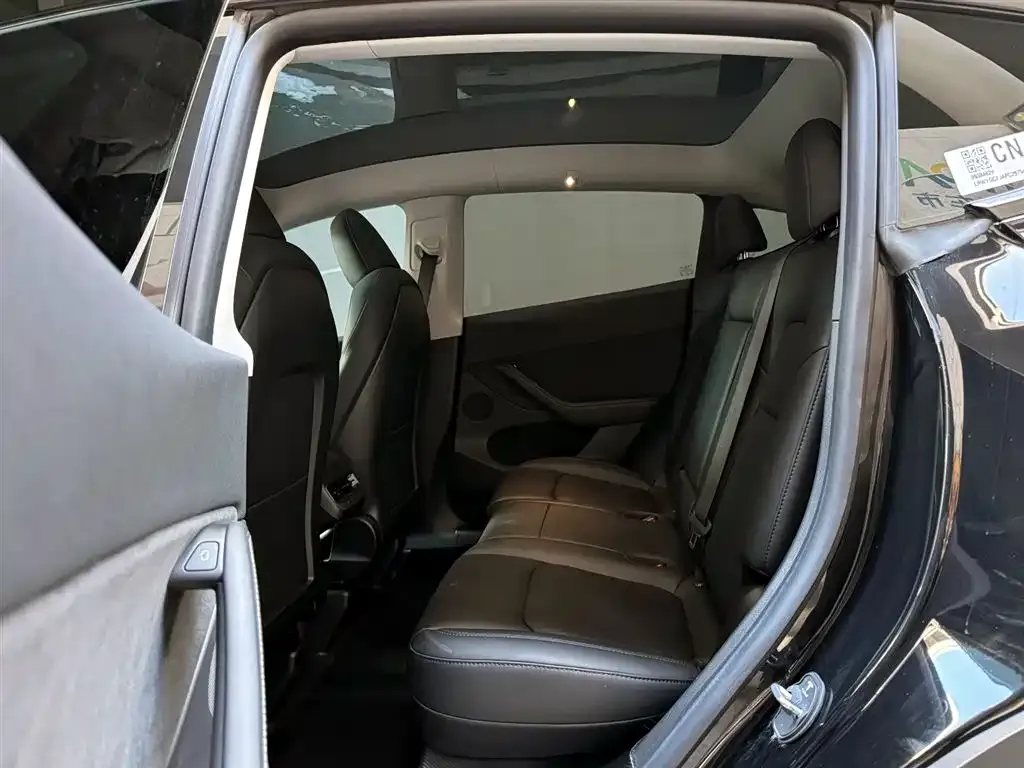Tesla Model Y 2024 из CN, фото 3