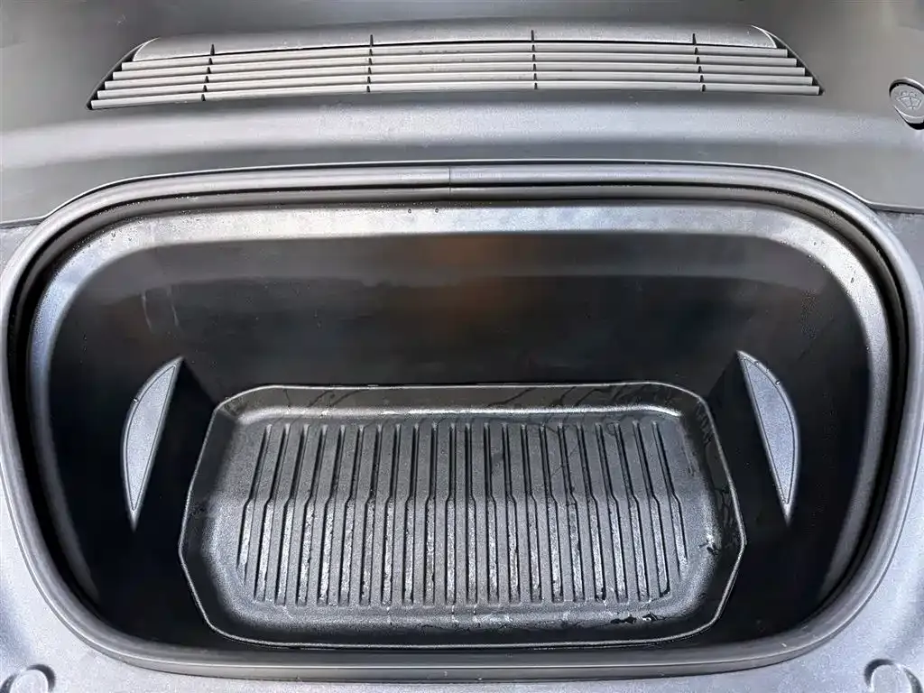 Tesla Model Y 2024 из CN, фото 2