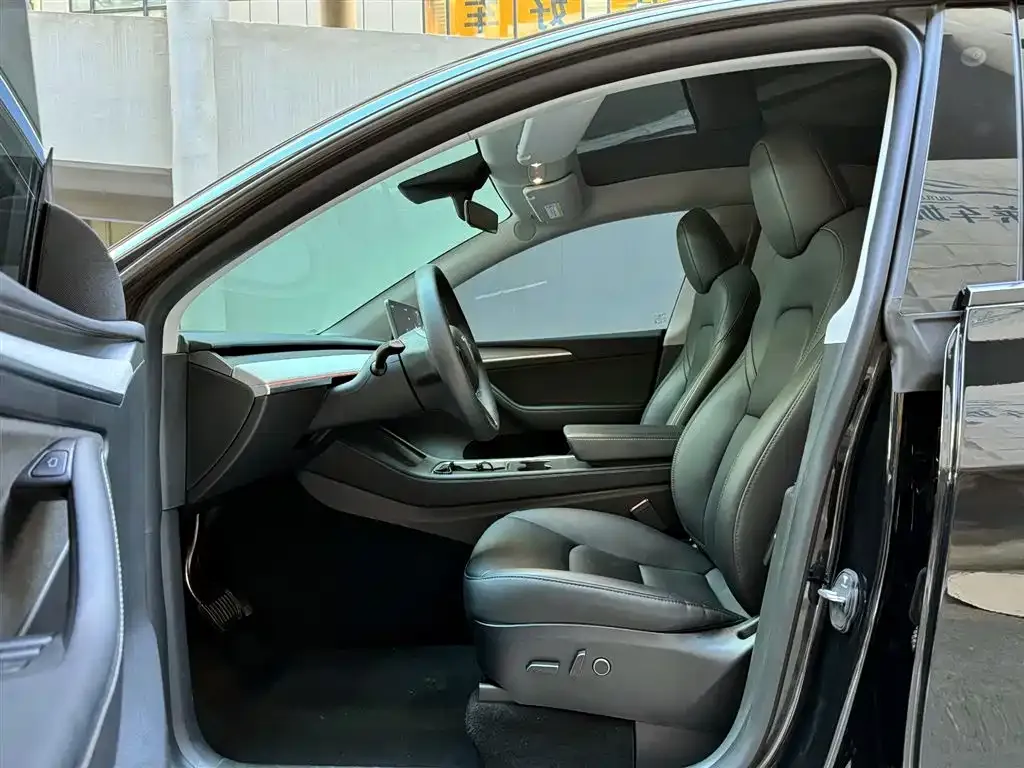 Tesla Model Y 2024 из CN, фото 4