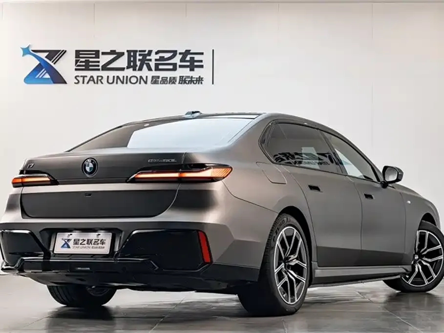 BMW i7 2023 из CN, фото 4