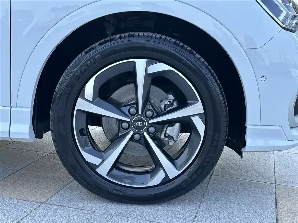 Audi Q3 2025 из CN, фото 7
