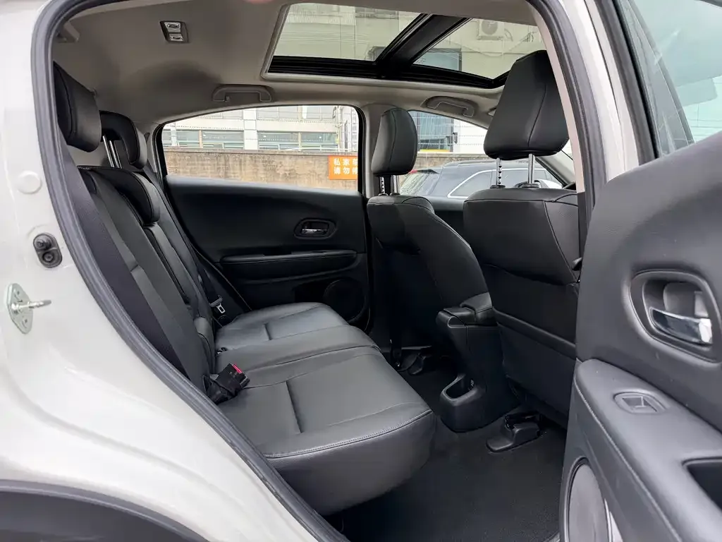 Honda Vezel 2022 из CN, фото 7