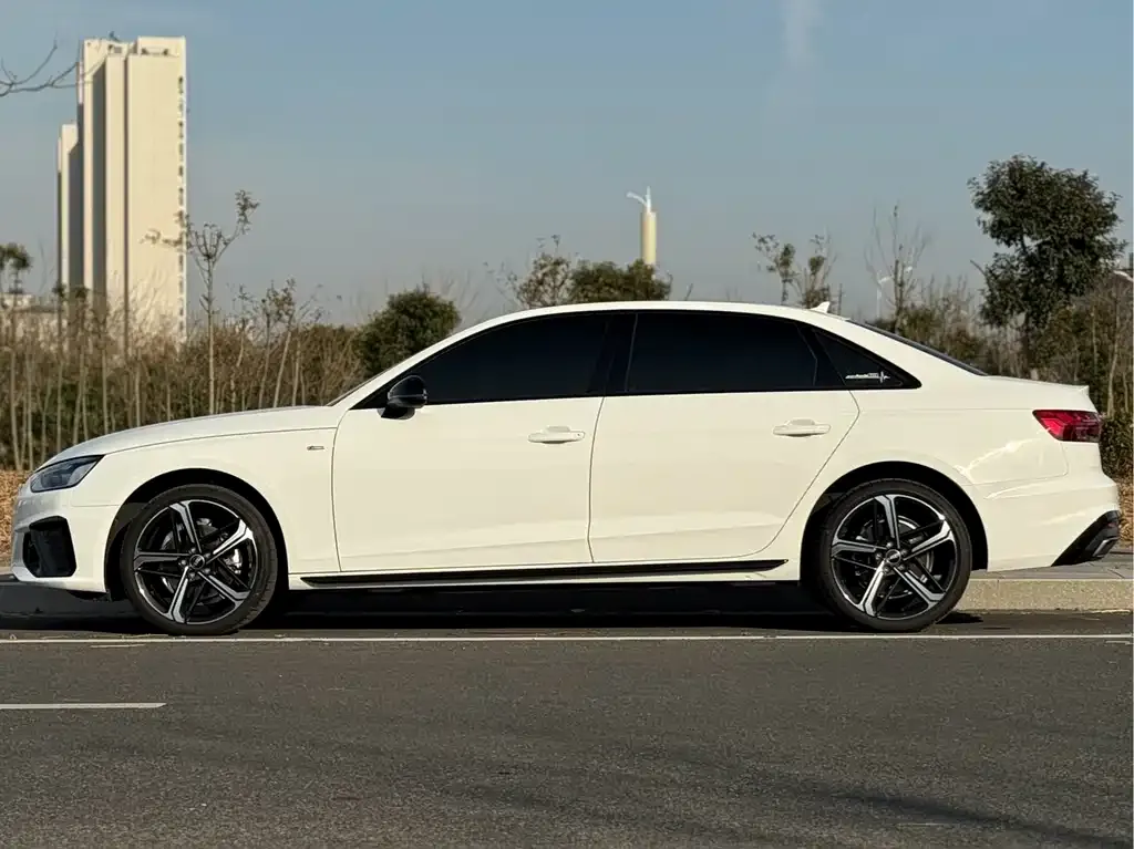 Audi A4L 2024 из CN, фото 5