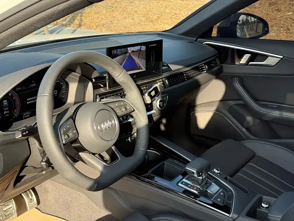 Audi A4L 2024 из CN, фото 10