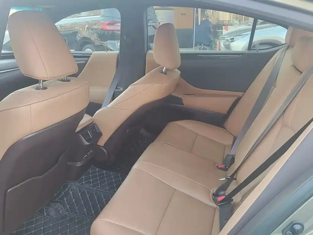 Lexus ES 2021 из CN, фото 8
