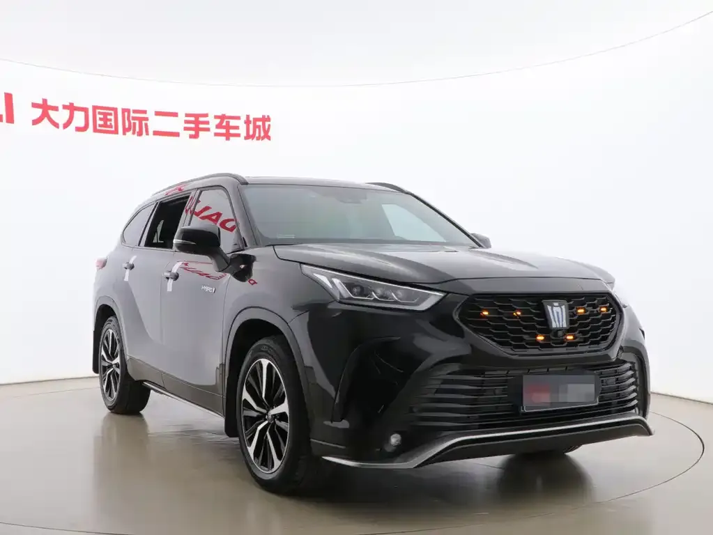 Toyota Crown Kluger 2021 из CN, фото 3